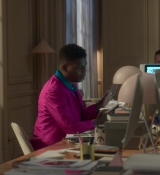 Emily_in_Paris_S02E04_WEBRip_x264-ION10_1957.jpg