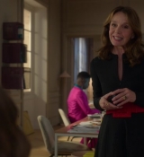 Emily_in_Paris_S02E04_WEBRip_x264-ION10_2024.jpg