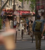 Emily_in_Paris_S02E04_WEBRip_x264-ION10_2041.jpg