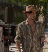 Emily_in_Paris_S02E04_WEBRip_x264-ION10_2080.jpg