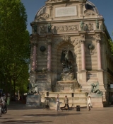 Emily_in_Paris_S02E04_WEBRip_x264-ION10_2102.jpg