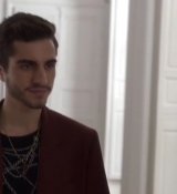 Emily_in_Paris_S02E04_WEBRip_x264-ION10_2111.jpg
