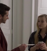 Emily_in_Paris_S02E04_WEBRip_x264-ION10_2114.jpg