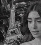 Emily_in_Paris_S02E04_WEBRip_x264-ION10_2190.jpg