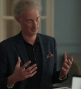 Emily_in_Paris_S02E04_WEBRip_x264-ION10_2243.jpg