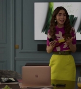 Emily_in_Paris_S02E04_WEBRip_x264-ION10_2252.jpg