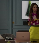 Emily_in_Paris_S02E04_WEBRip_x264-ION10_2253.jpg
