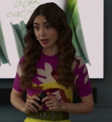 Emily_in_Paris_S02E04_WEBRip_x264-ION10_2331.jpg