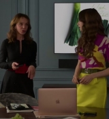 Emily_in_Paris_S02E04_WEBRip_x264-ION10_2347.jpg