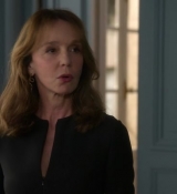 Emily_in_Paris_S02E04_WEBRip_x264-ION10_2353.jpg