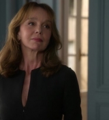 Emily_in_Paris_S02E04_WEBRip_x264-ION10_2363.jpg