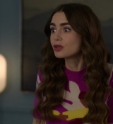 Emily_in_Paris_S02E04_WEBRip_x264-ION10_2370.jpg