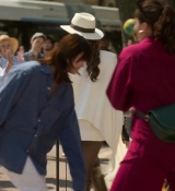Emily_in_Paris_S02E04_WEBRip_x264-ION10_2427.jpg