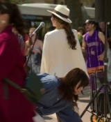 Emily_in_Paris_S02E04_WEBRip_x264-ION10_2428.jpg