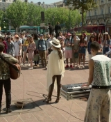 Emily_in_Paris_S02E04_WEBRip_x264-ION10_2486.jpg