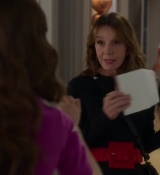 Emily_in_Paris_S02E04_WEBRip_x264-ION10_2676.jpg