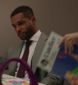 Emily_in_Paris_S02E04_WEBRip_x264-ION10_2773.jpg