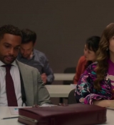 Emily_in_Paris_S02E04_WEBRip_x264-ION10_2782.jpg