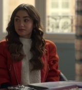 Emily_in_Paris_S02E05_WEBRip_x264-ION10_0243.jpg