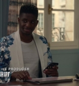 Emily_in_Paris_S02E05_WEBRip_x264-ION10_0247.jpg