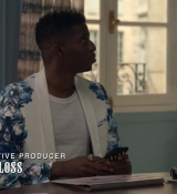 Emily_in_Paris_S02E05_WEBRip_x264-ION10_0270.jpg