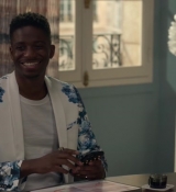 Emily_in_Paris_S02E05_WEBRip_x264-ION10_0278.jpg