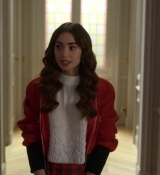 Emily_in_Paris_S02E05_WEBRip_x264-ION10_0318.jpg