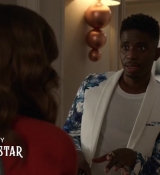Emily_in_Paris_S02E05_WEBRip_x264-ION10_0323.jpg