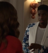 Emily_in_Paris_S02E05_WEBRip_x264-ION10_0333.jpg