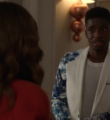 Emily_in_Paris_S02E05_WEBRip_x264-ION10_0335.jpg