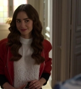 Emily_in_Paris_S02E05_WEBRip_x264-ION10_0345.jpg