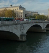 Emily_in_Paris_S02E05_WEBRip_x264-ION10_0350.jpg