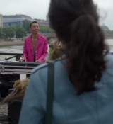 Emily_in_Paris_S02E05_WEBRip_x264-ION10_0375.jpg