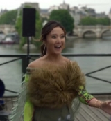 Emily_in_Paris_S02E05_WEBRip_x264-ION10_0485.jpg