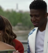 Emily_in_Paris_S02E05_WEBRip_x264-ION10_0488.jpg