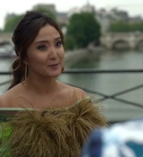 Emily_in_Paris_S02E05_WEBRip_x264-ION10_0503.jpg