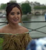 Emily_in_Paris_S02E05_WEBRip_x264-ION10_0526.jpg