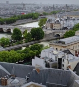 Emily_in_Paris_S02E05_WEBRip_x264-ION10_0576.jpg
