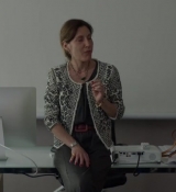 Emily_in_Paris_S02E05_WEBRip_x264-ION10_0580.jpg