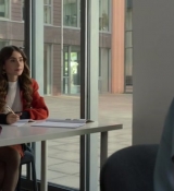 Emily_in_Paris_S02E05_WEBRip_x264-ION10_0598.jpg