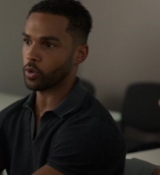 Emily_in_Paris_S02E05_WEBRip_x264-ION10_0667.jpg