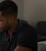 Emily_in_Paris_S02E05_WEBRip_x264-ION10_0686.jpg