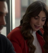 Emily_in_Paris_S02E05_WEBRip_x264-ION10_0687.jpg