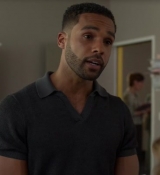 Emily_in_Paris_S02E05_WEBRip_x264-ION10_0753.jpg