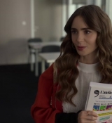 Emily_in_Paris_S02E05_WEBRip_x264-ION10_0765.jpg