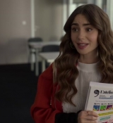 Emily_in_Paris_S02E05_WEBRip_x264-ION10_0766.jpg