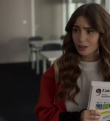 Emily_in_Paris_S02E05_WEBRip_x264-ION10_0776.jpg