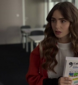 Emily_in_Paris_S02E05_WEBRip_x264-ION10_0779.jpg