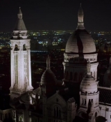Emily_in_Paris_S02E05_WEBRip_x264-ION10_0813.jpg