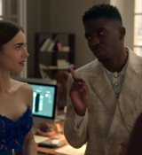 Emily_in_Paris_S02E05_WEBRip_x264-ION10_0899.jpg